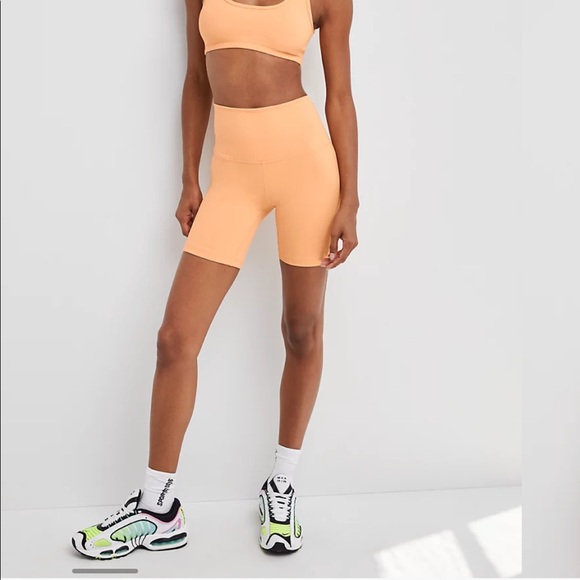Aritzia Pants - TNA Biker Shorts